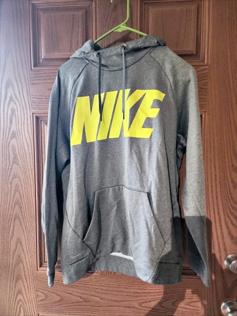 Nike Therma-FIT Pullover Hoodie Gray & Yellow Size Large